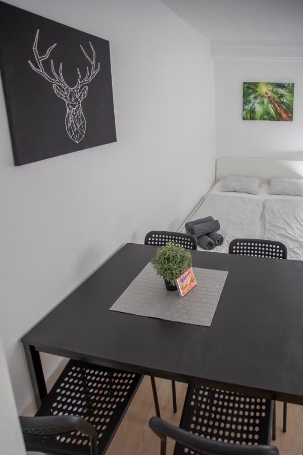 Old Town Studio Apartment ฮัลล์อินทีโรล ภายนอก รูปภาพ