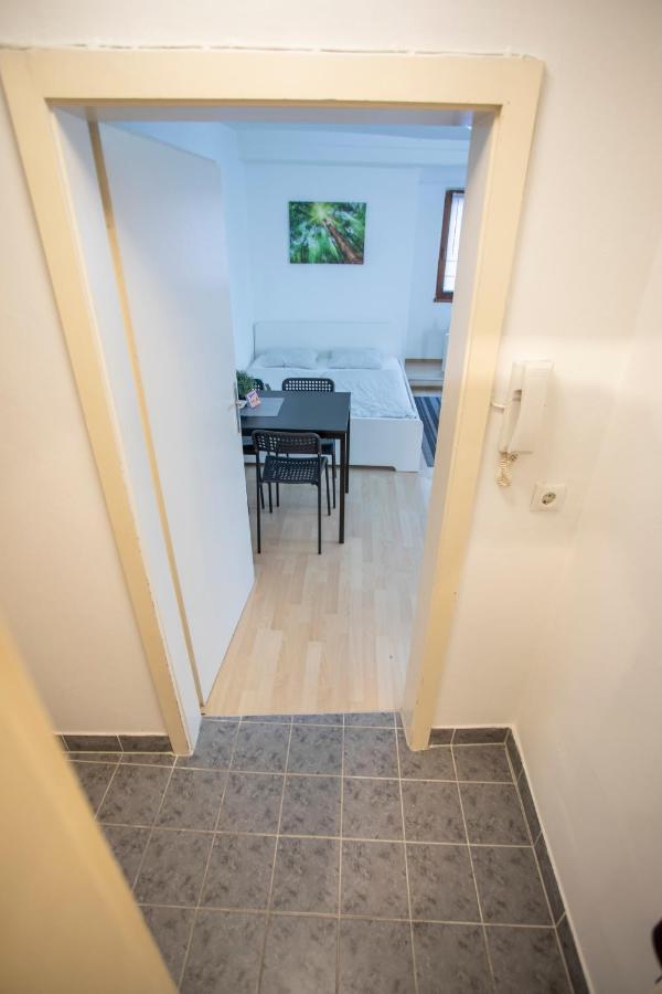 Old Town Studio Apartment ฮัลล์อินทีโรล ภายนอก รูปภาพ